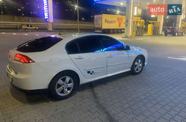 Ліфтбек Renault Laguna 2012 в 