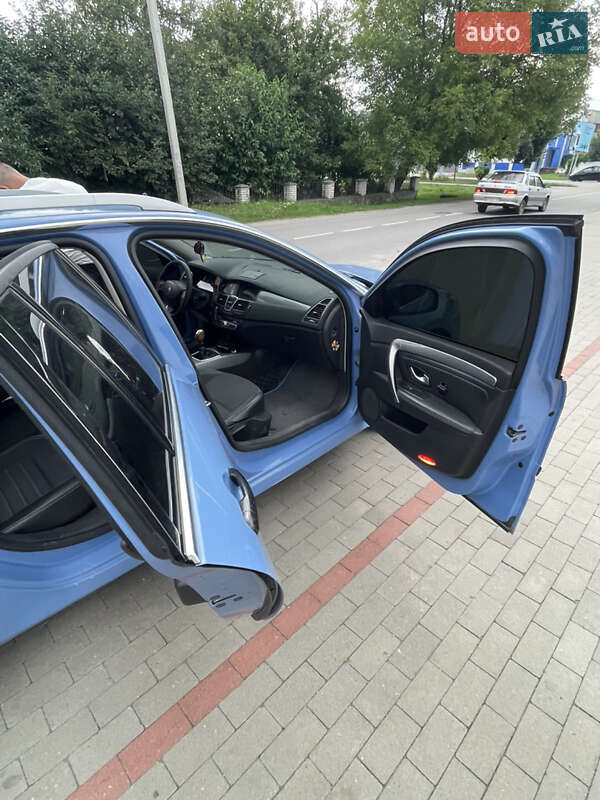 Универсал Renault Laguna 2011 в Калиновке