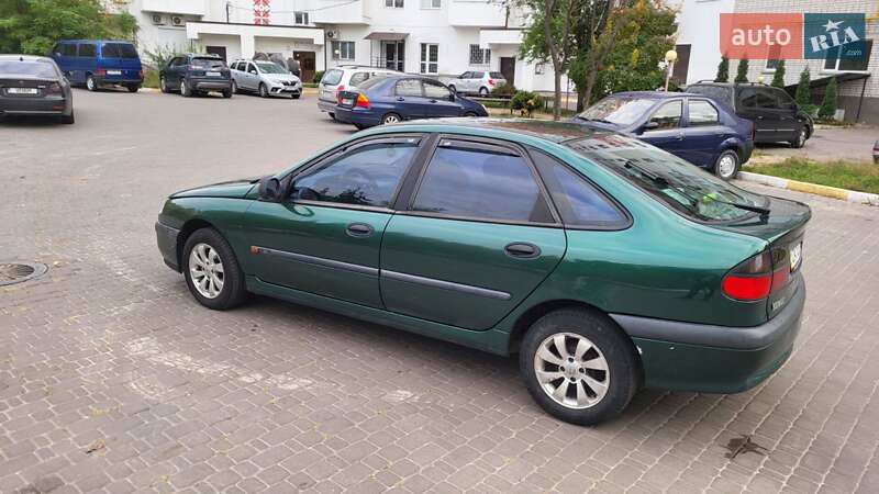 Лифтбек Renault Laguna 1996 в Каневе