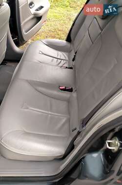 Ліфтбек Renault Laguna 2004 в  фото 16 Ліфтбек Renault Laguna 2004 в