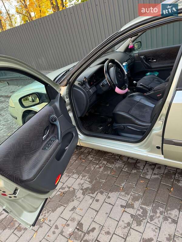 Универсал Renault Laguna 2001 в Тернополе