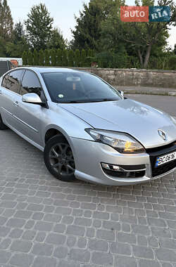 Лифтбек Renault Laguna 2011 в 