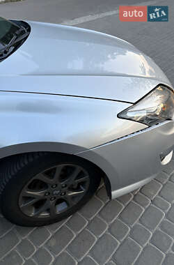 Лифтбек Renault Laguna 2011 в 