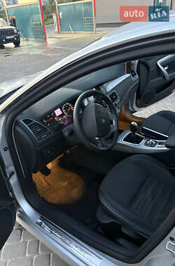 Лифтбек Renault Laguna 2011 в 