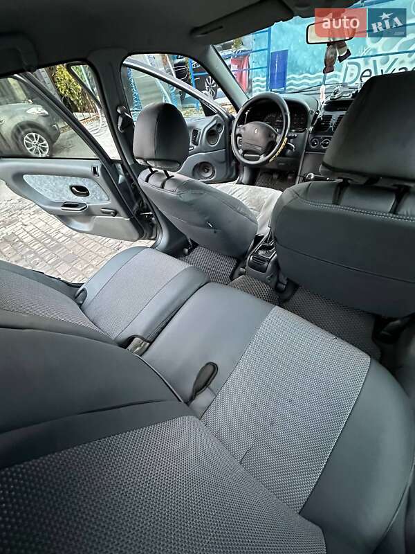 Лифтбек Renault Laguna 1996 в Умани фото 20 Лифтбек Renault Laguna 1996 в Умани