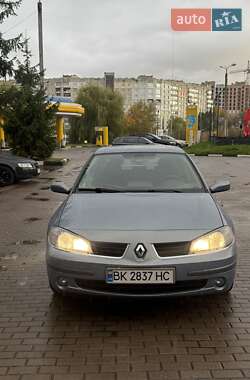 Ліфтбек Renault Laguna 2006 в  фото 2 Ліфтбек Renault Laguna 2006 в