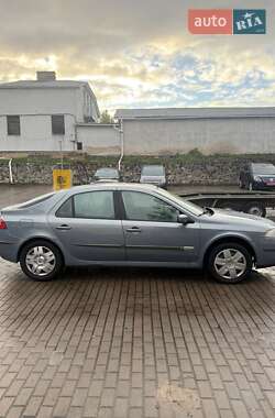 Ліфтбек Renault Laguna 2006 в  фото 4 Ліфтбек Renault Laguna 2006 в