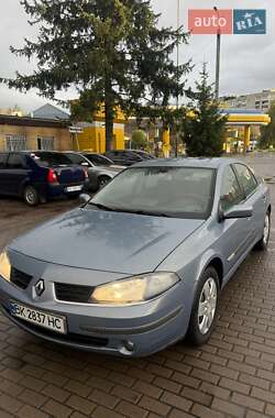 Ліфтбек Renault Laguna 2006 в  фото 10 Ліфтбек Renault Laguna 2006 в