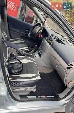 Універсал Renault Laguna 2002 в  фото 8 Універсал Renault Laguna 2002 в