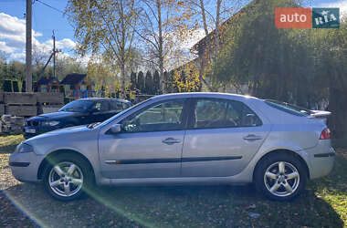 Ліфтбек Renault Laguna 2001 в  фото 4 Ліфтбек Renault Laguna 2001 в