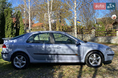 Ліфтбек Renault Laguna 2001 в  фото 9 Ліфтбек Renault Laguna 2001 в