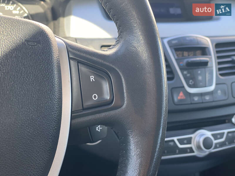 Ліфтбек Renault Laguna 2009 в Луцьку