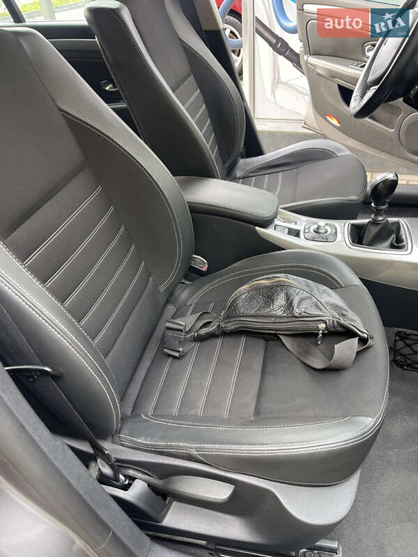 Лифтбек Renault Laguna 2014 в Днепре