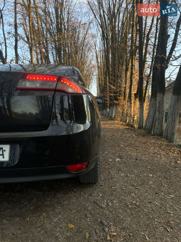 Лифтбек Renault Laguna 2011 в Коломые