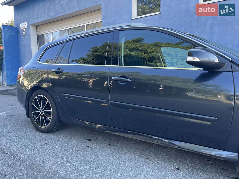 Универсал Renault Laguna 2012 в Ужгороде