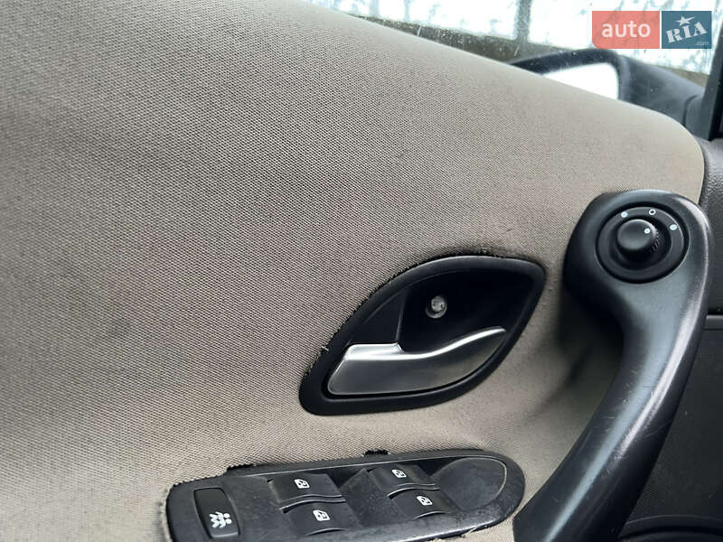 Лифтбек Renault Laguna 2003 в Житомире