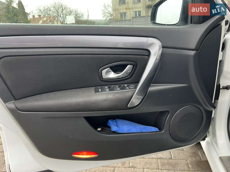 Універсал Renault Laguna 2010 в Лопатині