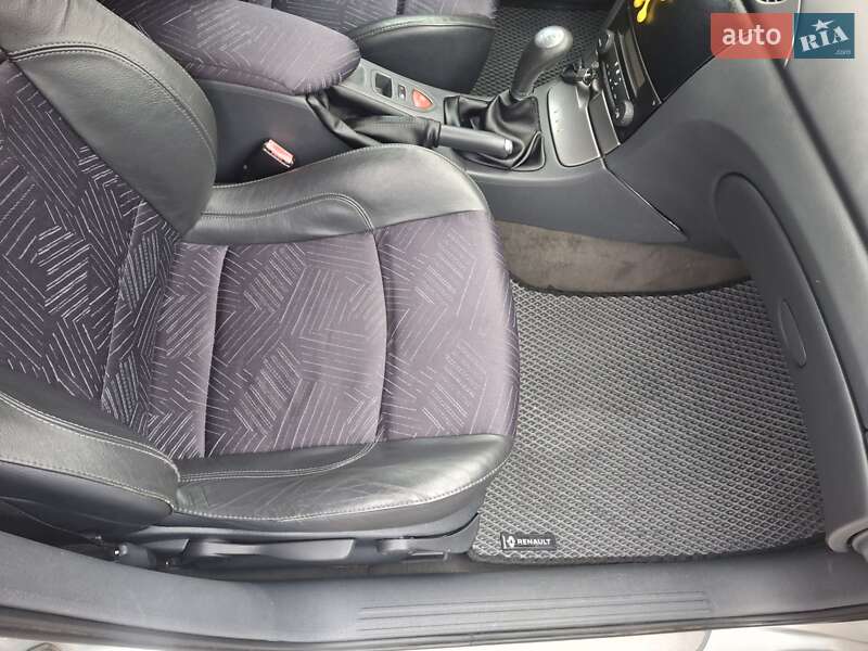 Универсал Renault Laguna 2003 в Барышевке фото 4 Универсал Renault Laguna 2003 в Барышевке