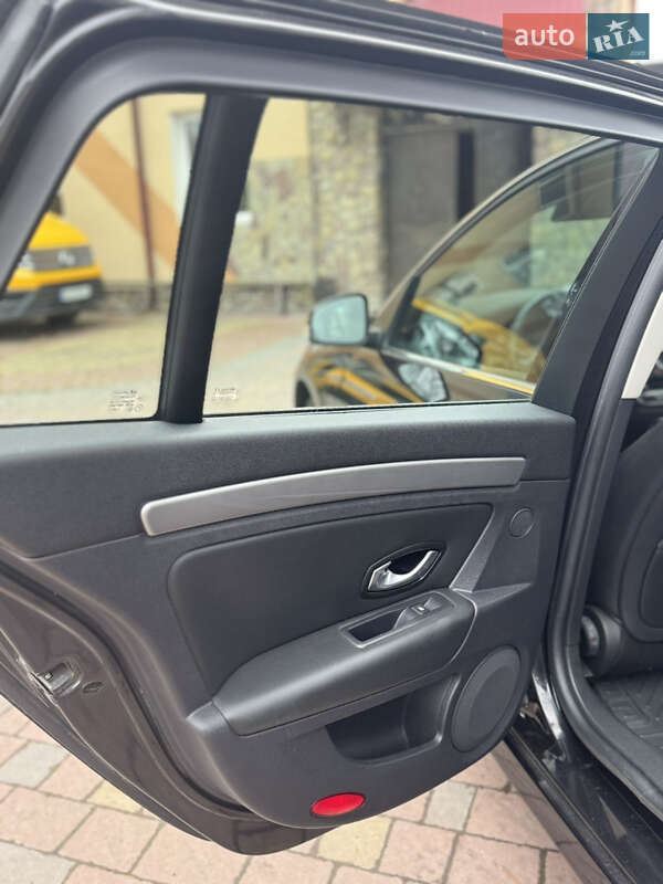 Универсал Renault Laguna 2011 в Тернополе