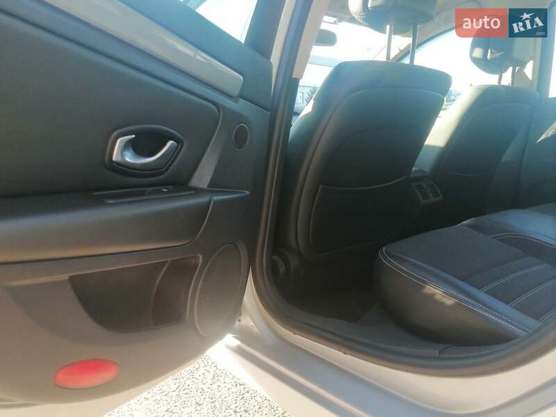 Универсал Renault Laguna 2011 в Полтаве фото 28 Универсал Renault Laguna 2011 в Полтаве