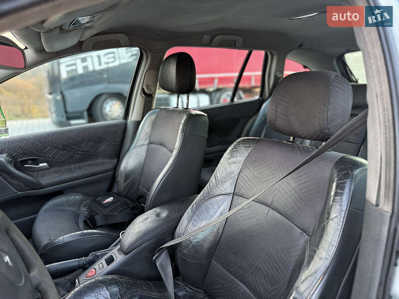 Універсал Renault Laguna 2001 в Чернівцях