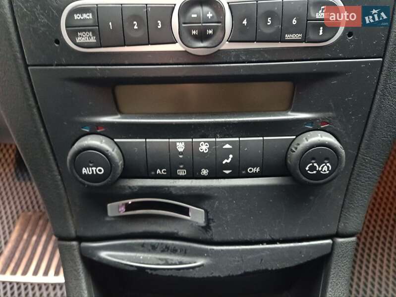 Універсал Renault Laguna 2006 в Дубні фото 48 Універсал Renault Laguna 2006 в Дубні