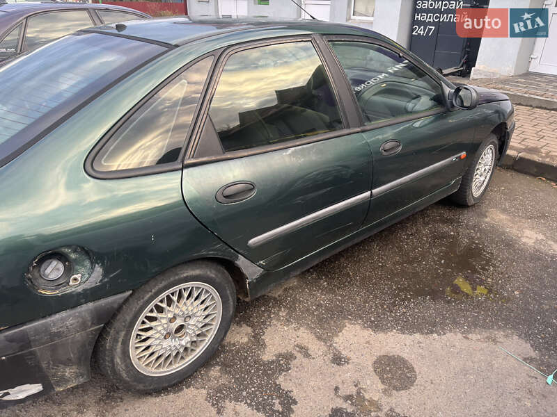 Ліфтбек Renault Laguna 1996 в Івано-Франківську