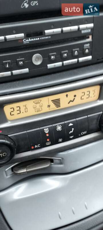 Ліфтбек Renault Laguna 2004 в Львові фото 7 Ліфтбек Renault Laguna 2004 в Львові