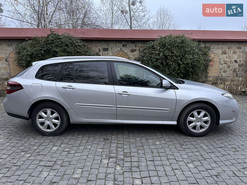 Универсал Renault Laguna 2009 в Черновцах