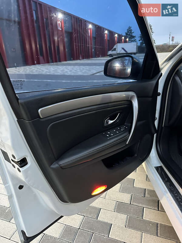 Лифтбек Renault Laguna 2015 в Львове