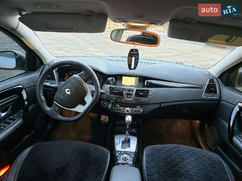 Лифтбек Renault Laguna 2011 в Ивано-Франковске фото 7 Лифтбек Renault Laguna 2011 в Ивано-Франковске