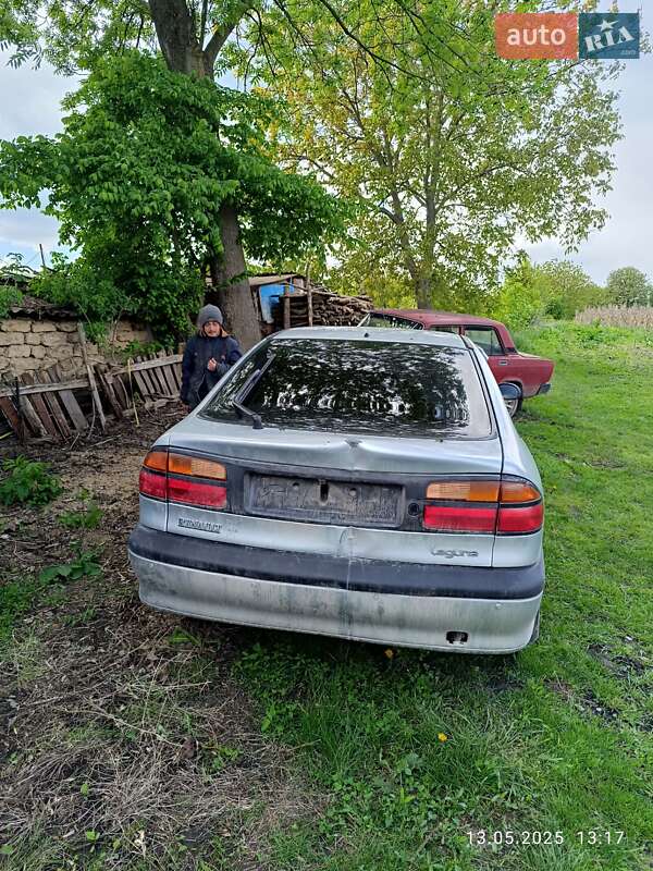 Ліфтбек Renault Laguna 1999 в Кам'янець-Подільському