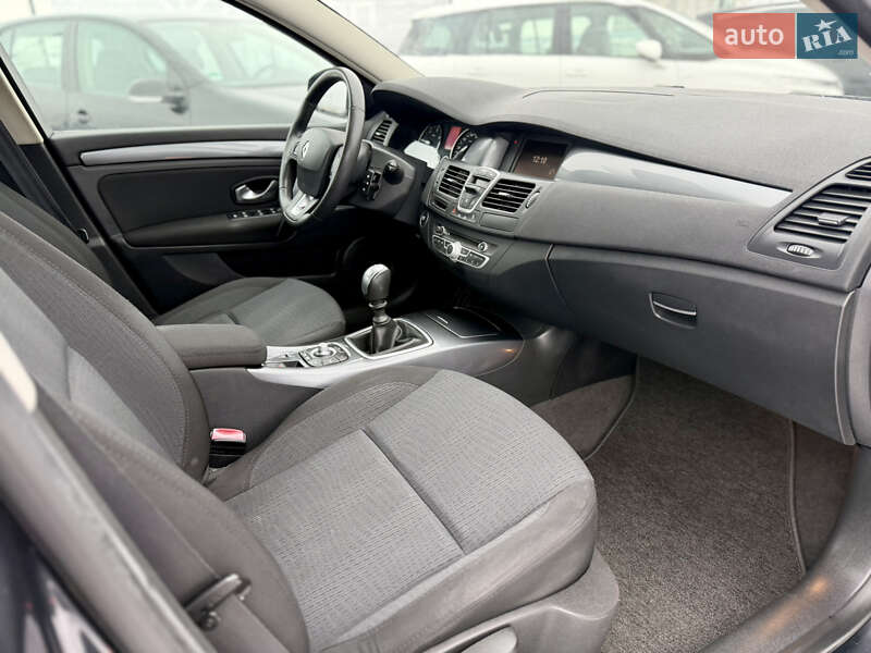 Ліфтбек Renault Laguna 2010 в Рівному