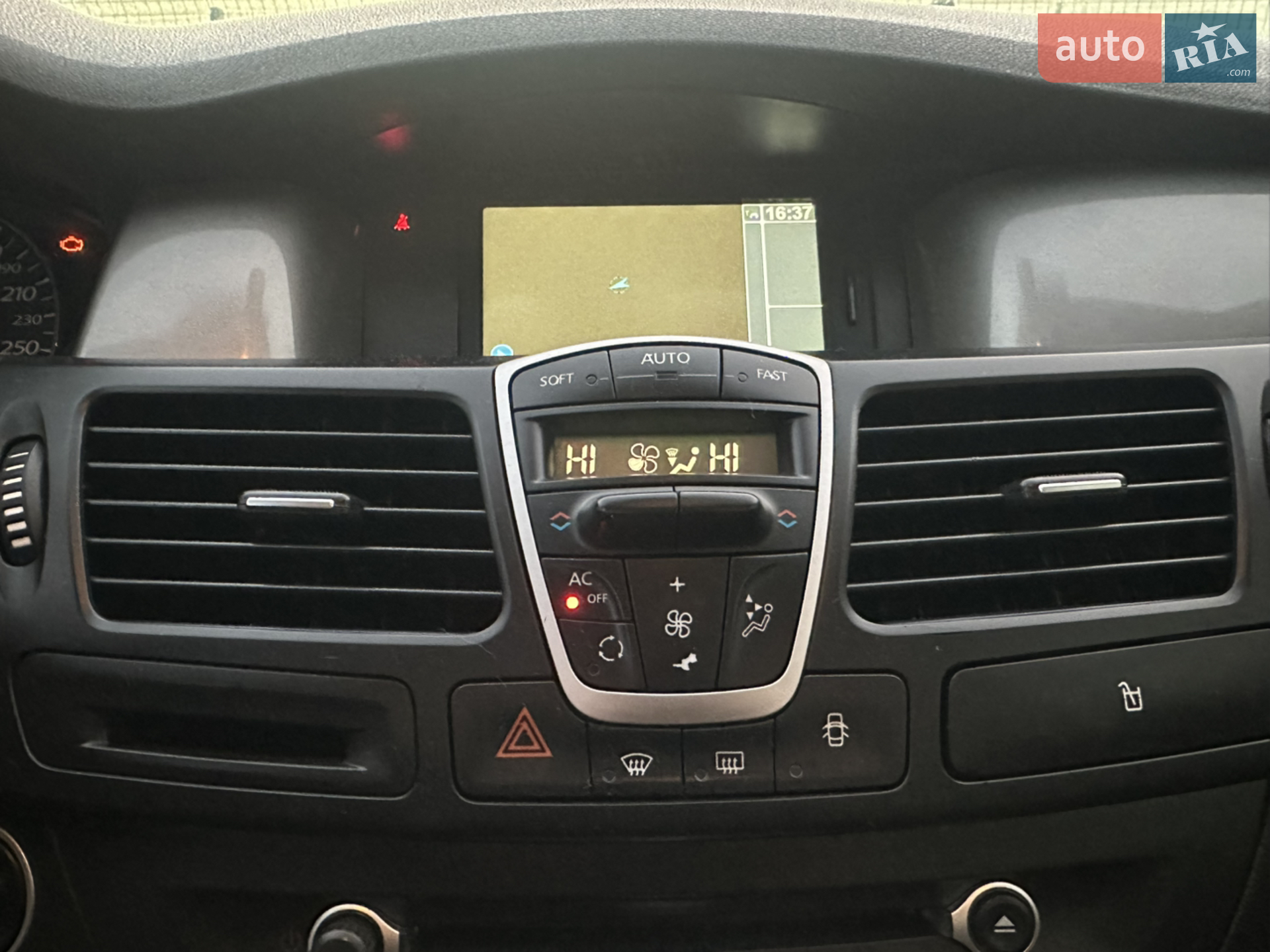 2010 Renault Laguna - мініатюра 17