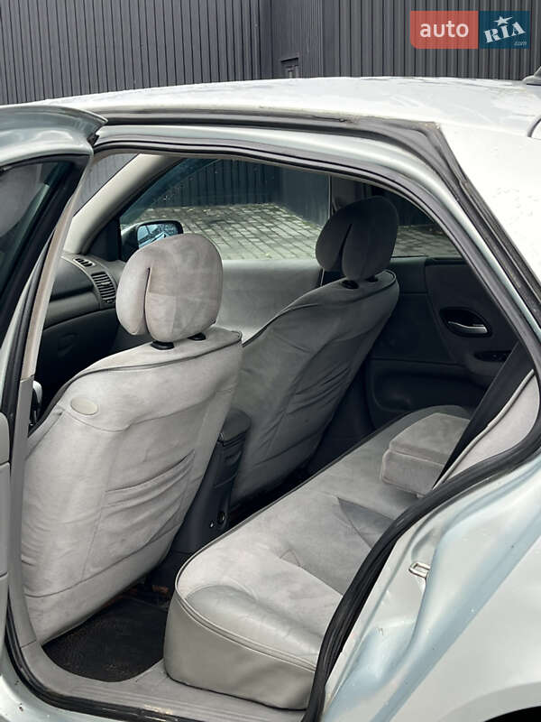 Лифтбек Renault Laguna 2002 в Ровно фото 13 Лифтбек Renault Laguna 2002 в Ровно