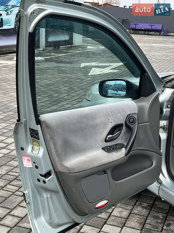 Лифтбек Renault Laguna 2002 в Ровно фото 16 Лифтбек Renault Laguna 2002 в Ровно