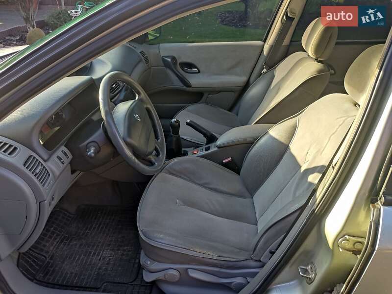 Ліфтбек Renault Laguna 2002 в Смілі