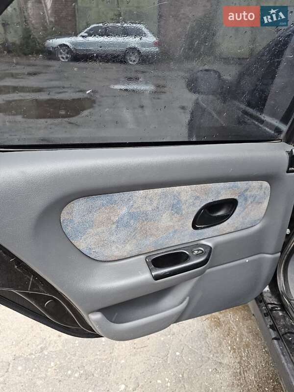 Универсал Renault Laguna 1997 в Киеве