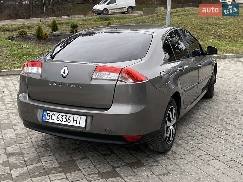 Ліфтбек Renault Laguna 2008 в Новояворівську