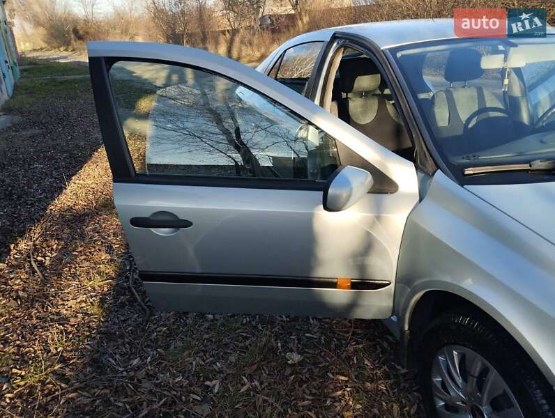 Универсал Renault Laguna 2004 в Иванкове фото 11 Универсал Renault Laguna 2004 в Иванкове