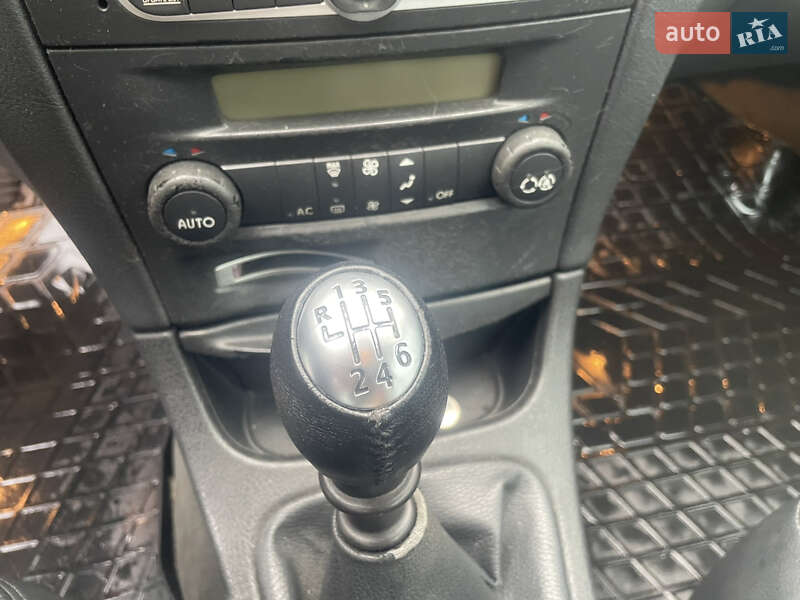 Лифтбек Renault Laguna 2005 в Киеве