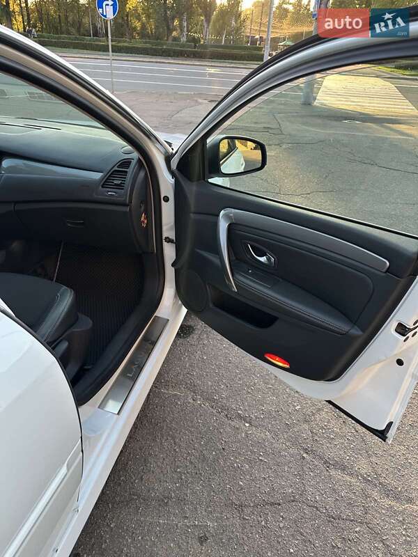 Ліфтбек Renault Laguna 2012 в Кривому Розі