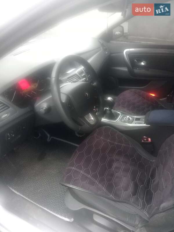 Лифтбек Renault Laguna 2010 в Полтаве фото 8 Лифтбек Renault Laguna 2010 в Полтаве