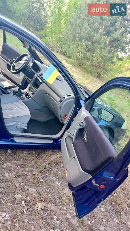 Лифтбек Renault Laguna 2001 в Ковеле