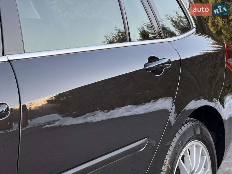 Универсал Renault Laguna 2011 в Стрые фото 38 Универсал Renault Laguna 2011 в Стрые