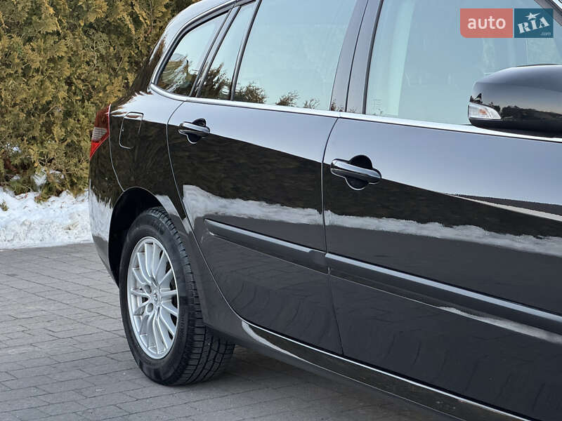 Универсал Renault Laguna 2011 в Стрые фото 42 Универсал Renault Laguna 2011 в Стрые