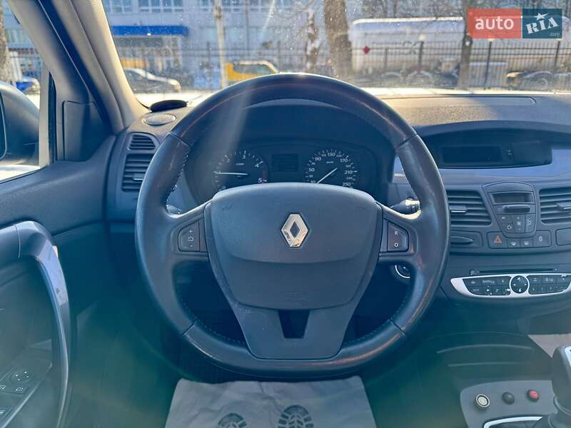 Лифтбек Renault Laguna 2010 в Киеве