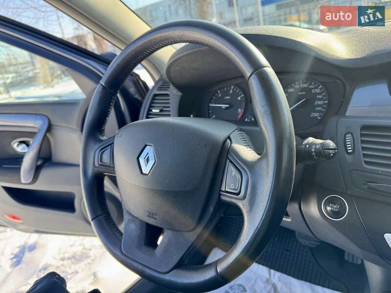 Лифтбек Renault Laguna 2010 в Киеве
