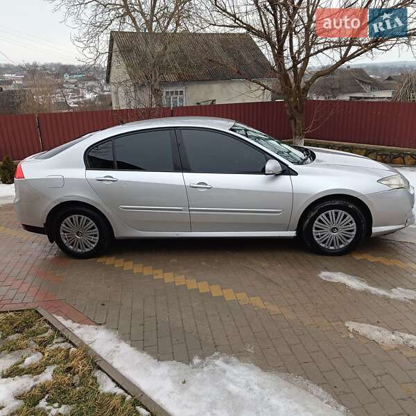 Ліфтбек Renault Laguna 2009 в Чернівцях