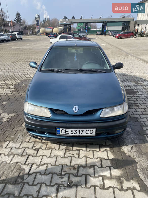 Ліфтбек Renault Laguna 1995 в Чернівцях